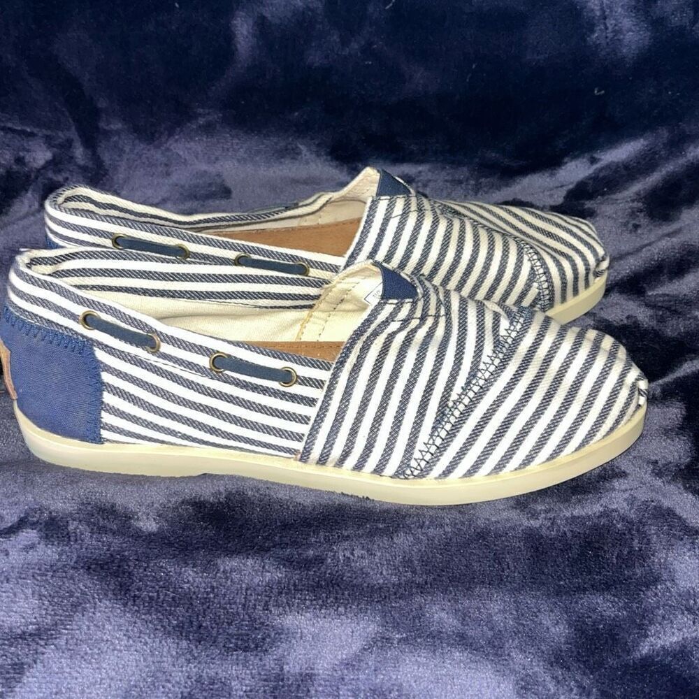 Lamo Women’s Size‎ 8 Canvas Nautical Striped Flats Navy Blue Slip On Shoes